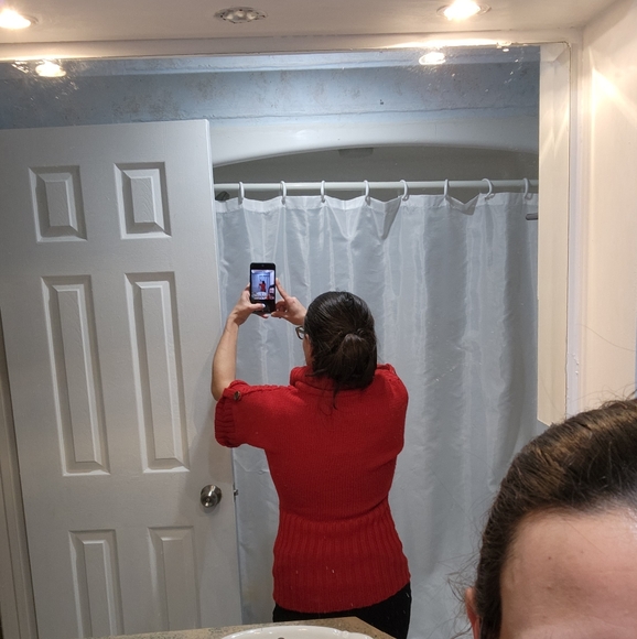 Beautiful knit red sweater - Picture 6 of 7